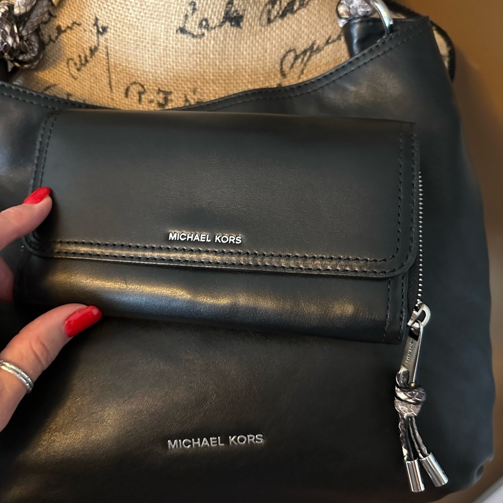 Michael Kors ❤️ Isabel Convertible Shoulder bag~leather & python embossed.